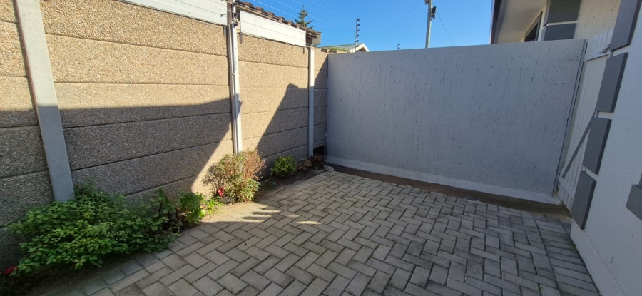 To Let 2 Bedroom Property for Rent in Dana Bay Western Cape